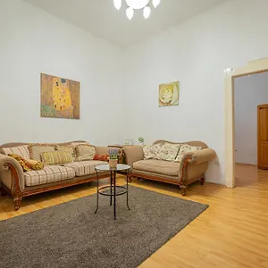 https://jackquaters-silver-budapest.inbudapesthotels.com